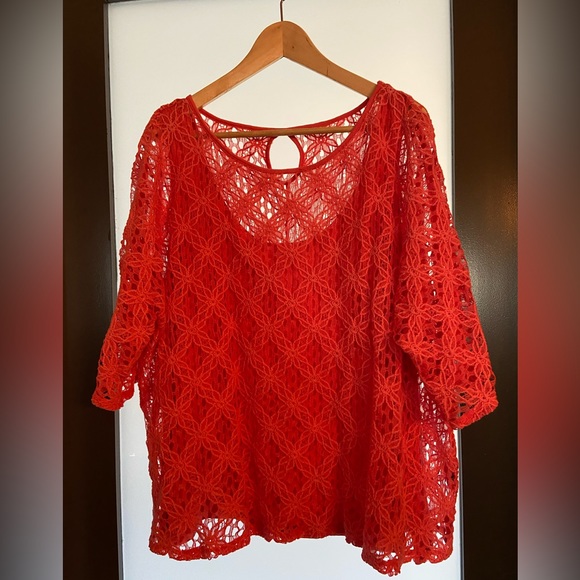 Lacy women’s top with cotton tshirt underneath. Size 2X GUC - Picture 2 of 2